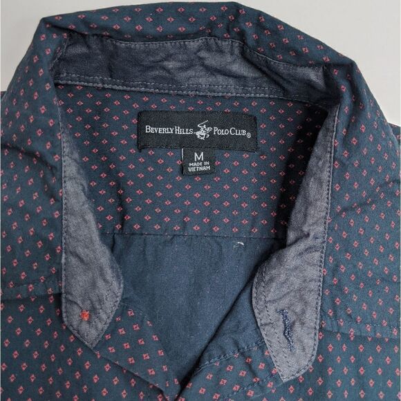 ⭐ Beverly Hills Polo Club Short Sleeve Button Down - Picture 3 of 6